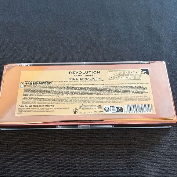 🦋 Makeup Revolution Icon Eyeshadow Palette The Eternal Icon Green New - Picture 6 of 7